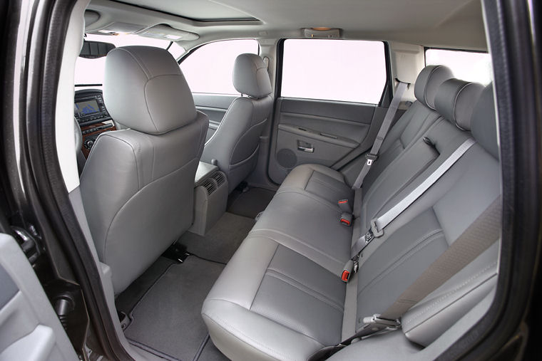 2005 Jeep Grand Cherokee Rear Seats Picture / Pic / Image